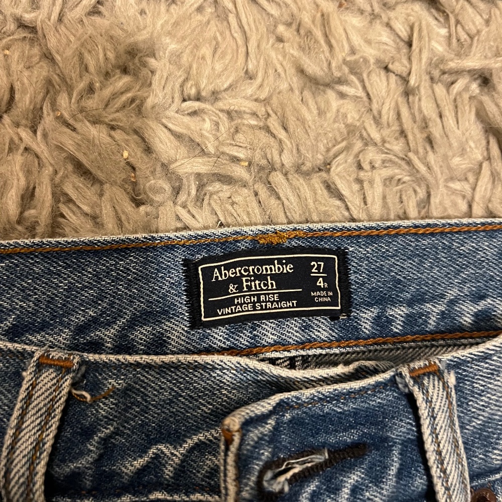 Abercrombie High Rise Straight Jeans